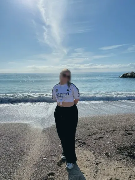 Alice, 20