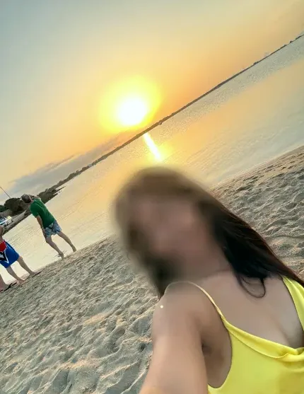 Amina, 23