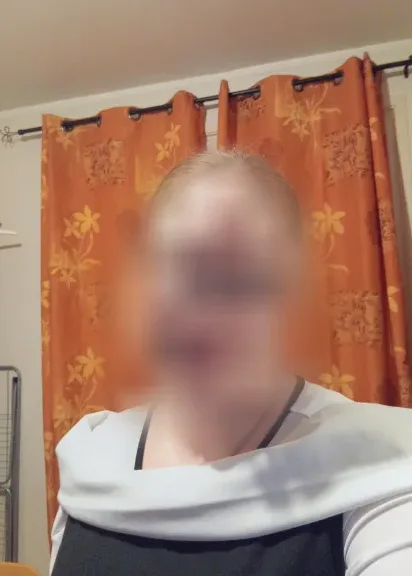 Caroline, 37