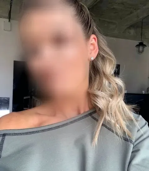 Ellen, 21