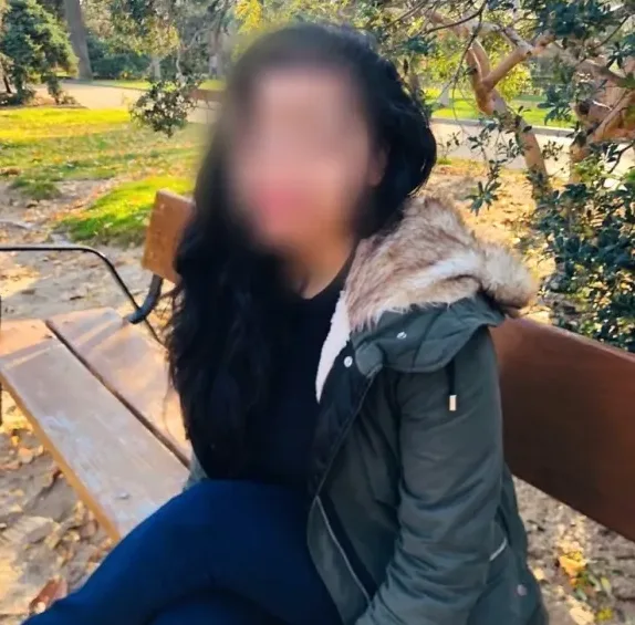 Ines, 27
