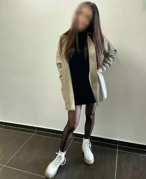 Leila, 32